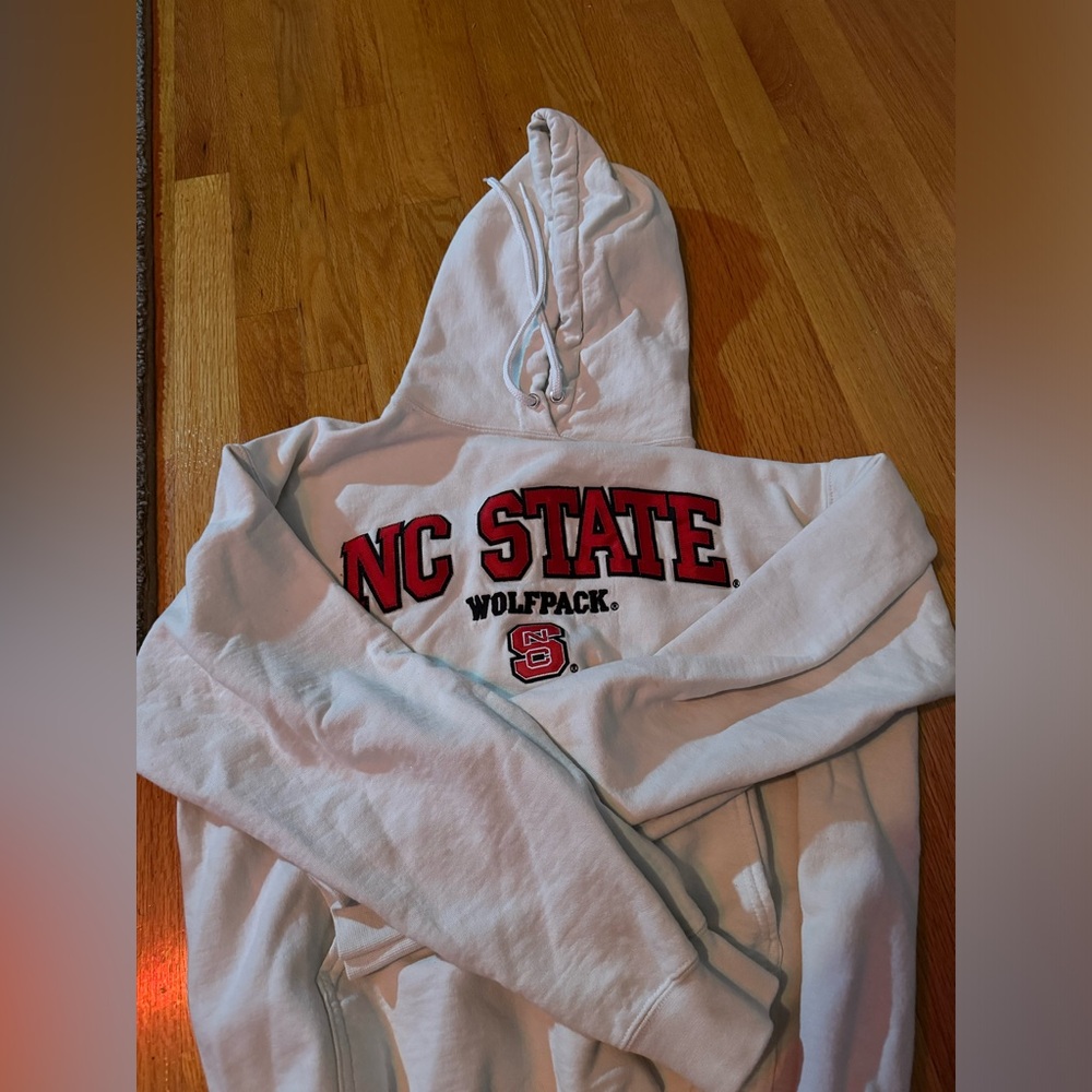 North Carolina state hoodie size medium